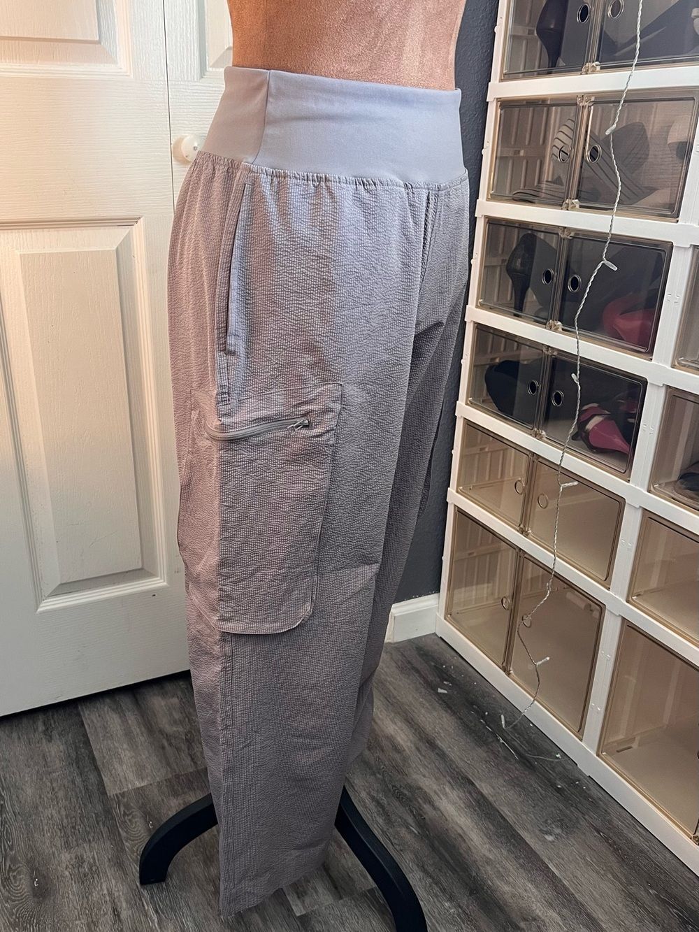 High-Rise Wide Leg Cargo Pants in Heather Gray - Picture 3 of 8